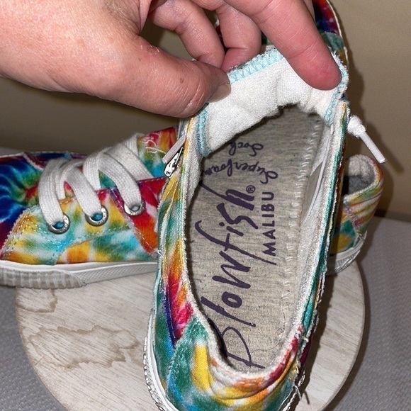 Blowfish women’s sneaker 6.5 shoes slip on colorful tie dye no tie comfort - Picture 4 of 5